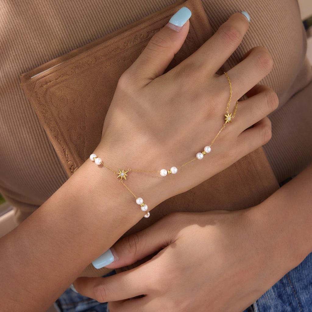 Kika Delicate Acrylic Pearl Bracelet With White Zircon Sun Pattern Connected Fingers Chain
