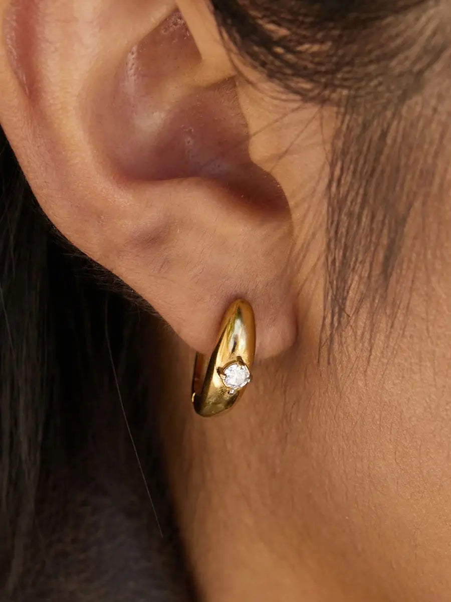Kika Simple Classic Round White Zircon U-shape Hoop Earrings