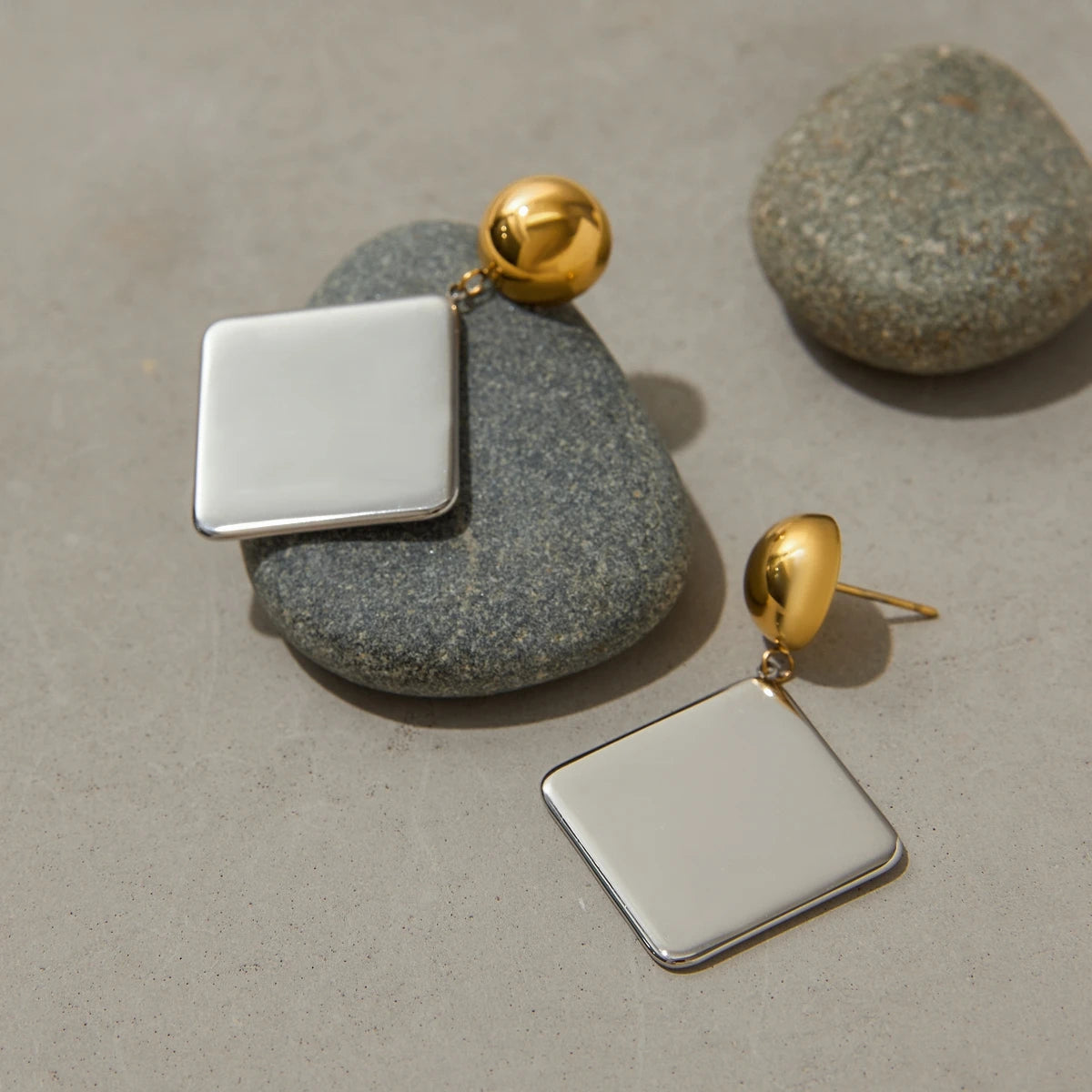 Kika Minimalist Geometric Earrings
