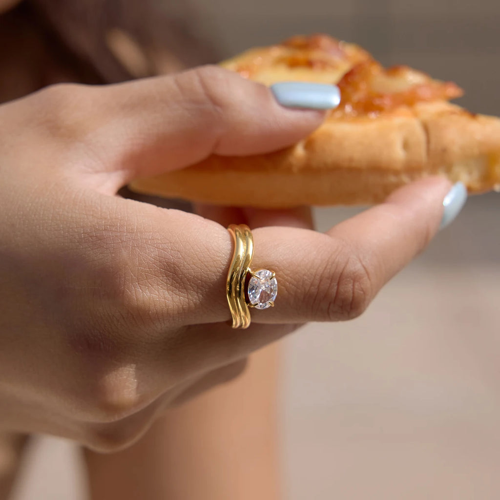 Kika Delicate Double Layered Wave Ring