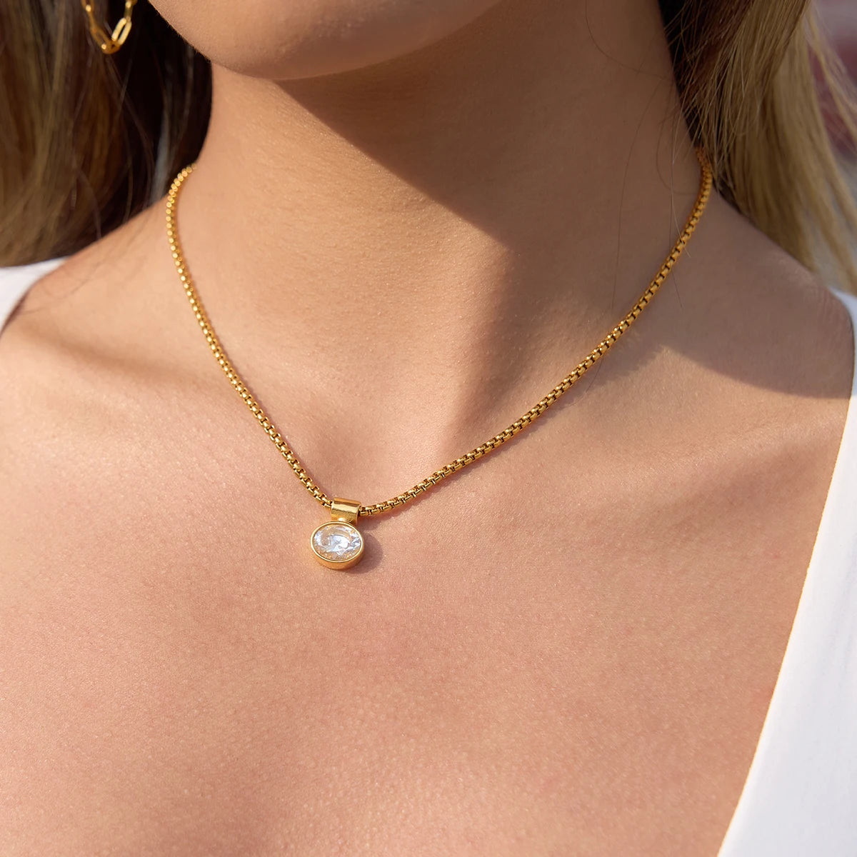 Classic White Egg-Shaped Zircon Pendant Necklace