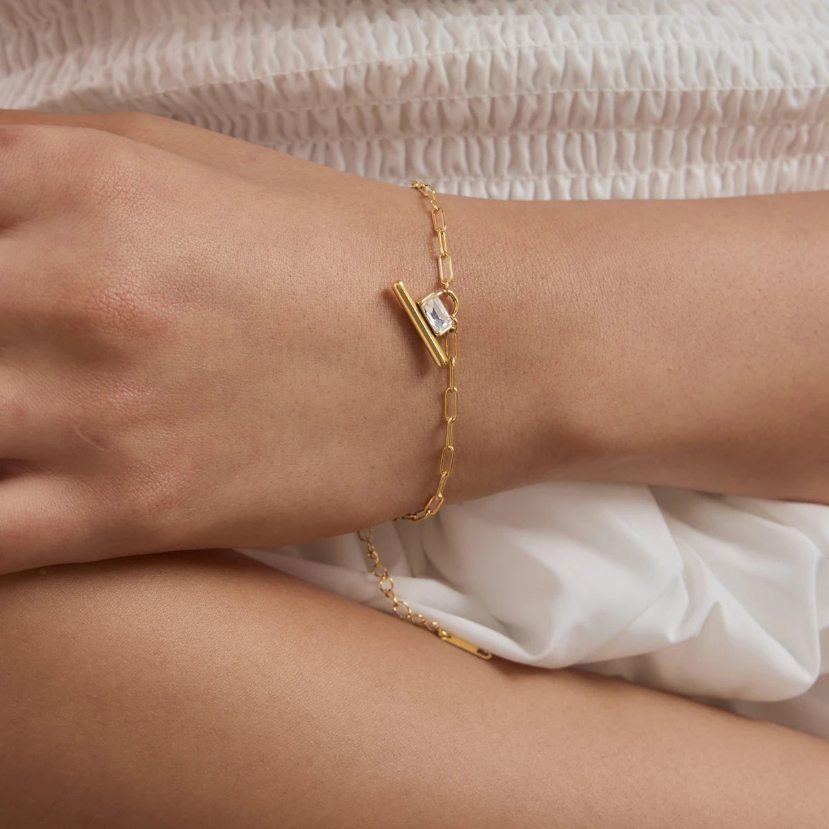 KIKA Classic Zircon T Bar Charm Bracelet For Women Minimalist 18K Gold PVD Plated Stainless Steel Bracelet Fashion Jewelry