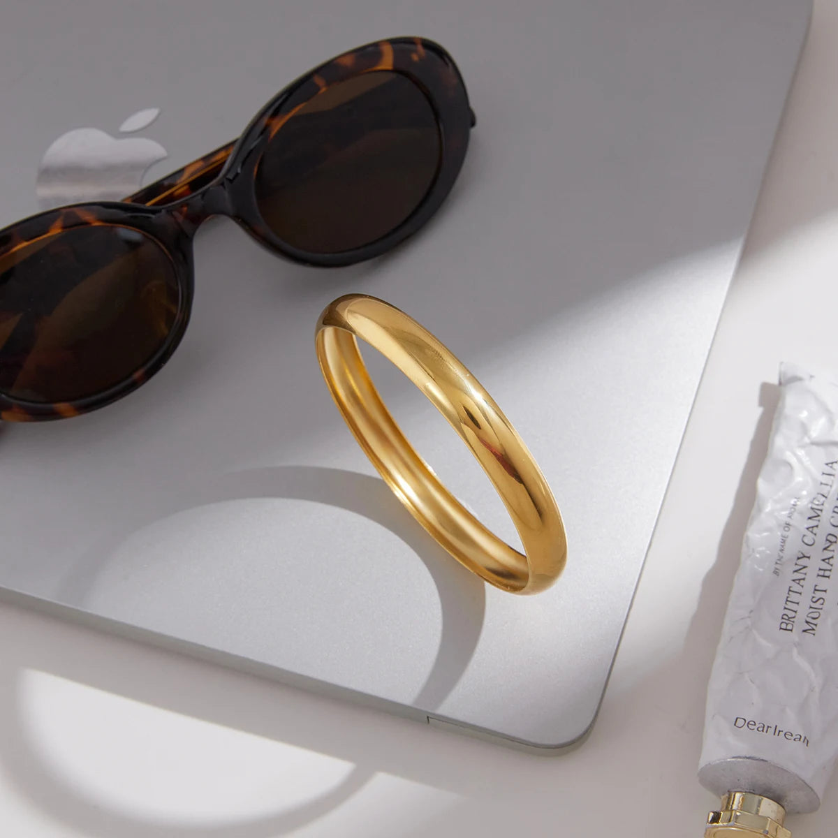 KIKA Classic Wide Glossy Round Closed Bracelet For Women 18K PVD Gold Plated Stainless Steel Braceles Lady Jewelry Gifts