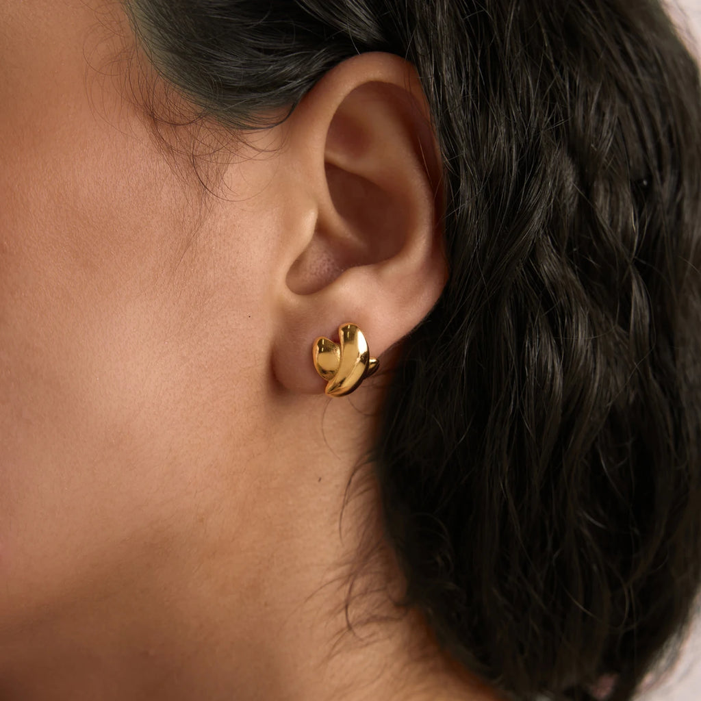 Kika Classic Crossed X Shape Stud Earrings Minimalist 18K Gold Plated Stainless Steel 316L