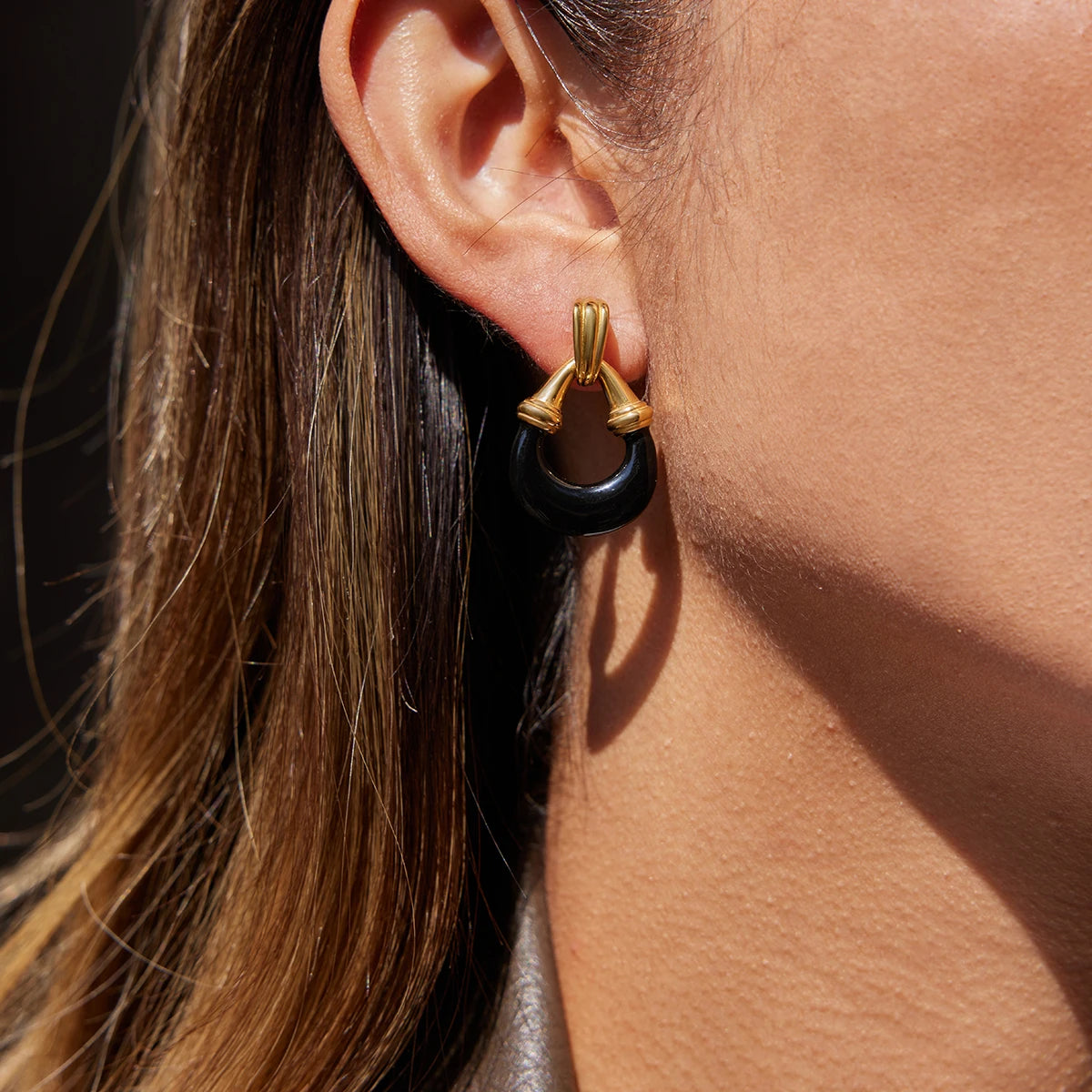 KIKA Vintage PVD Plated  Drip Oil Resin U-Shaped Geometric Pendant Earring  Stainless Steel 316L