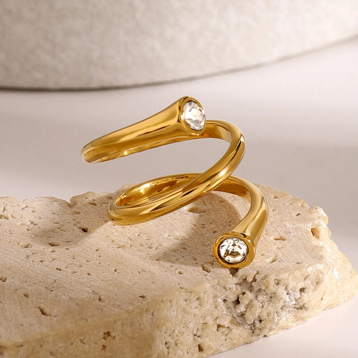 Kika Design Stainless Steel Whirl rhinestone Spotlight Ring
