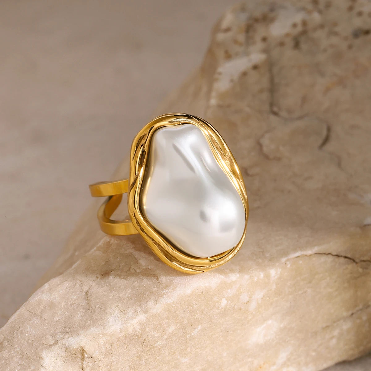 KIKA Baroque Big Pearl Stainless Steel Fashion Ring 18K Gold Color Charm Stylish Vintage Jewelry for Women Gala Gift