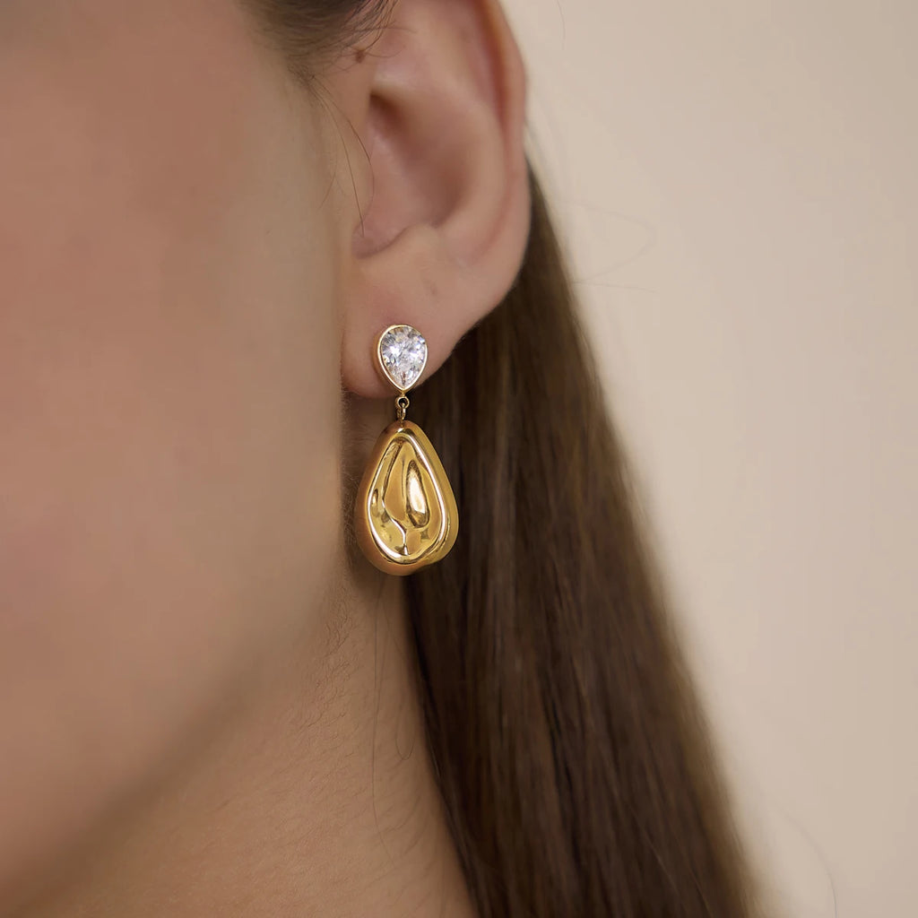 Kika Delicate Water Drop Zircon Earrings