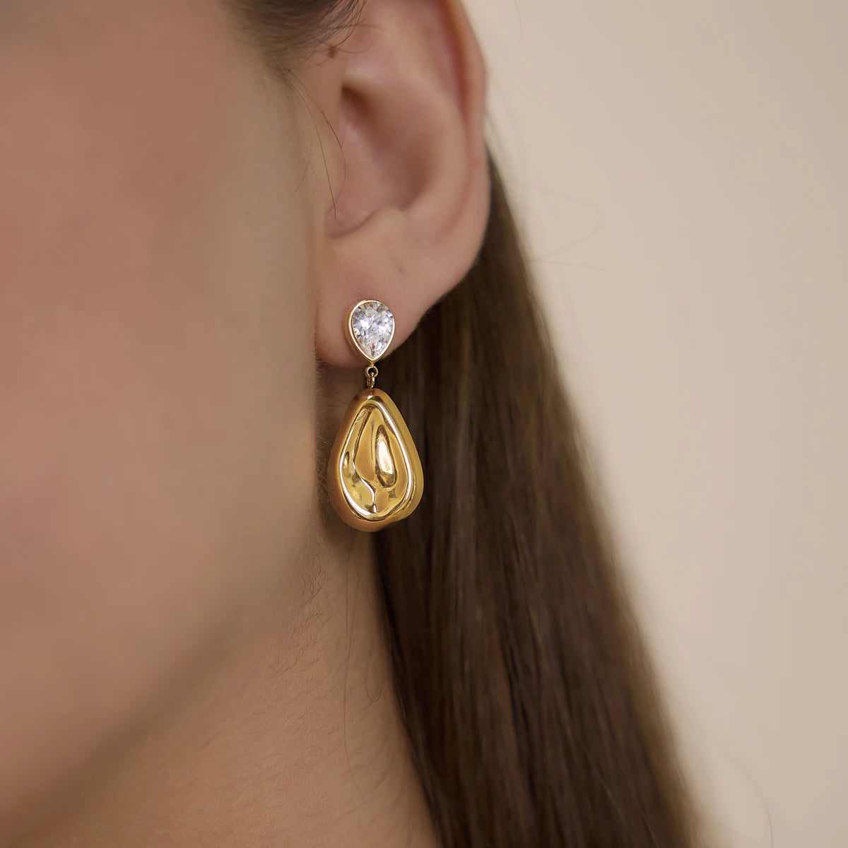 Kika Delicate Water Drop Zircon Earrings