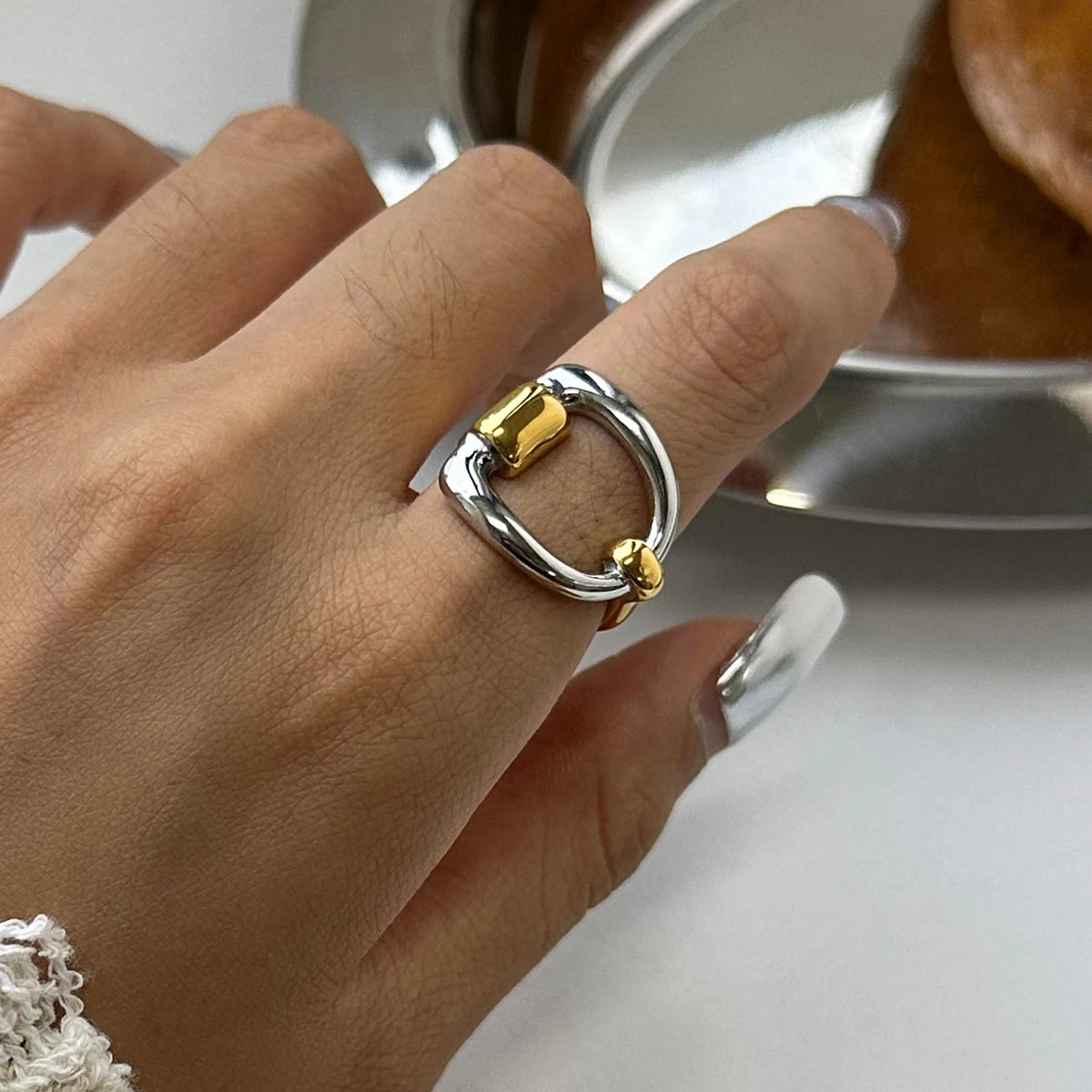 KIKA Minimalist Ring Classy Oval Knot Ring  Stainless steel 316L PVD Plated
