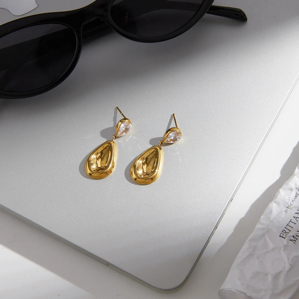 Kika Delicate Water Drop Zircon Earrings