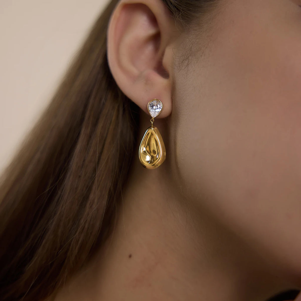 Kika Delicate Water Drop Zircon Earrings