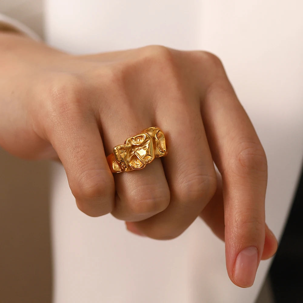 Kika Stainless Steel Creative Rings For Women Gold Texture Metal 18 K Plated Statement Trendy Jewelry Bagues Pour Femme Gift