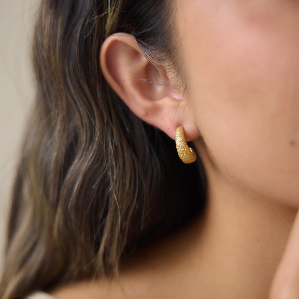 KIKA Delicate Gold Color C-Shaped Hammer Patterned Earrings  PVD Plated Stainless Steel 316L
