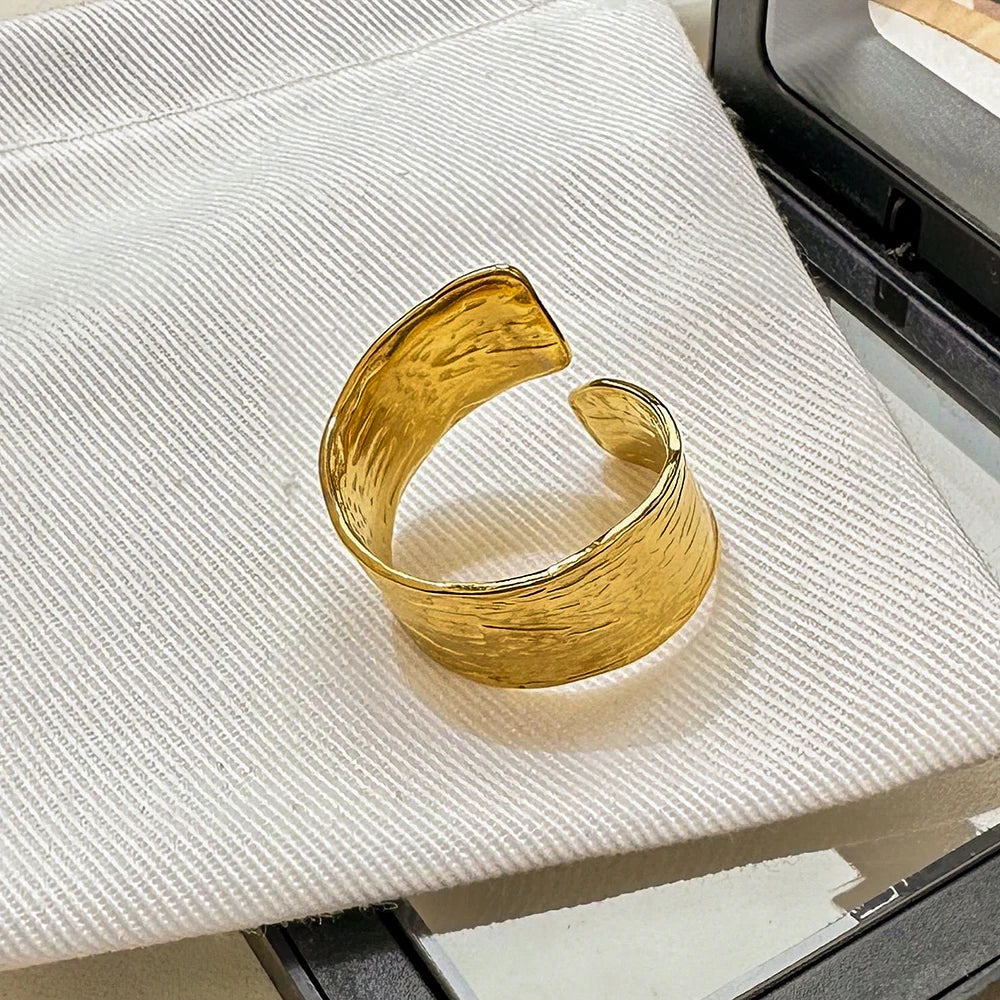 Kika Stainless Steel Creative Rings For Women Gold Texture Metal 18 K Plated Statement Trendy Jewelry Bagues Pour Femme Gift