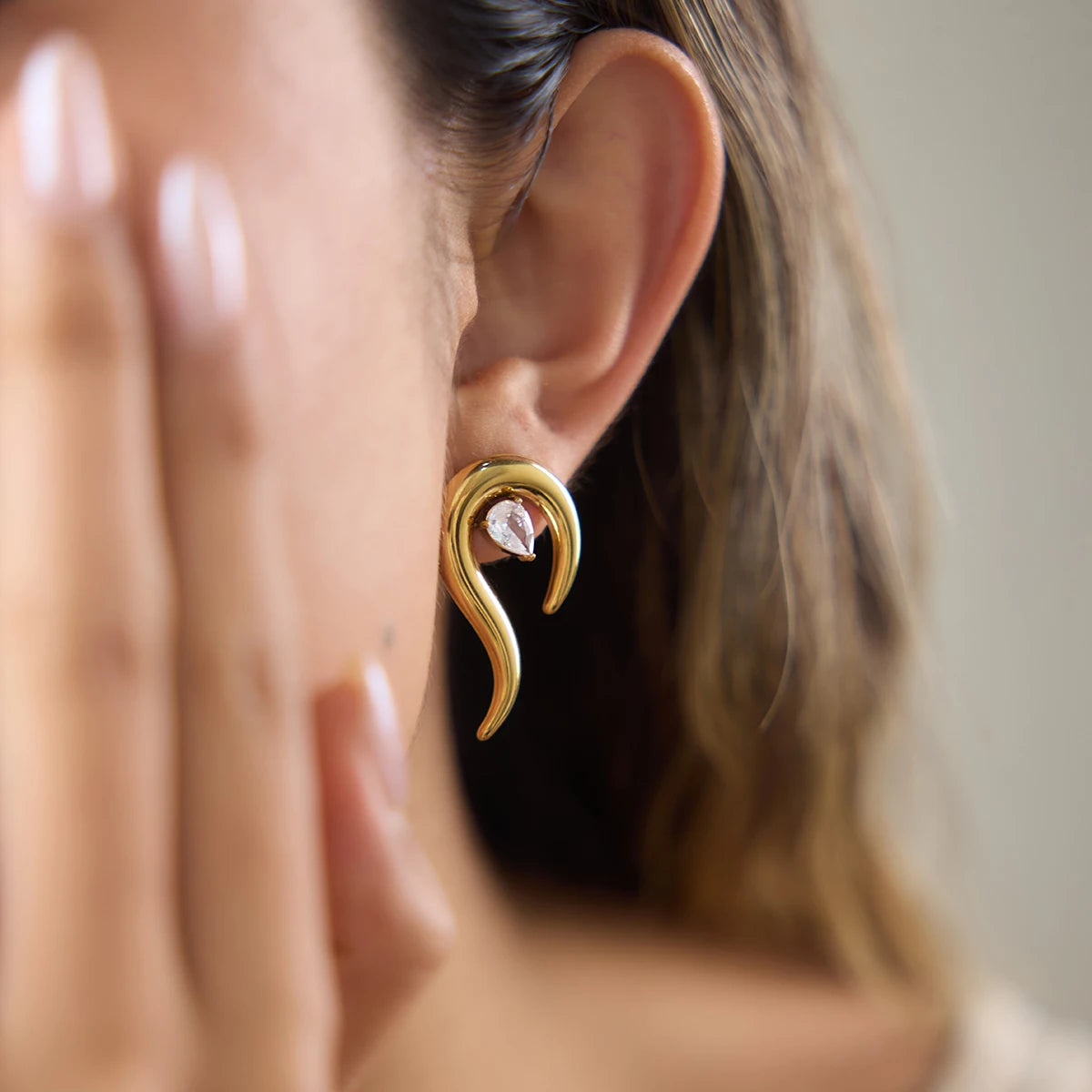 KIKA Delicate Wavy Lines Earrings  PVD Gold Plated Stainless Steel 316L