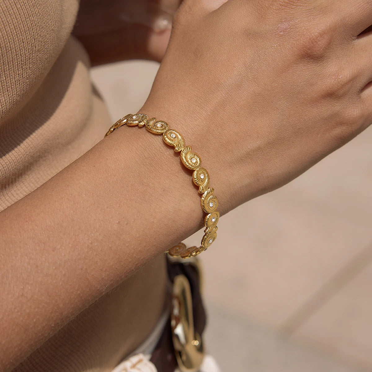 Kika Delicate Gold Color Spiral Conch Opening Bracelet