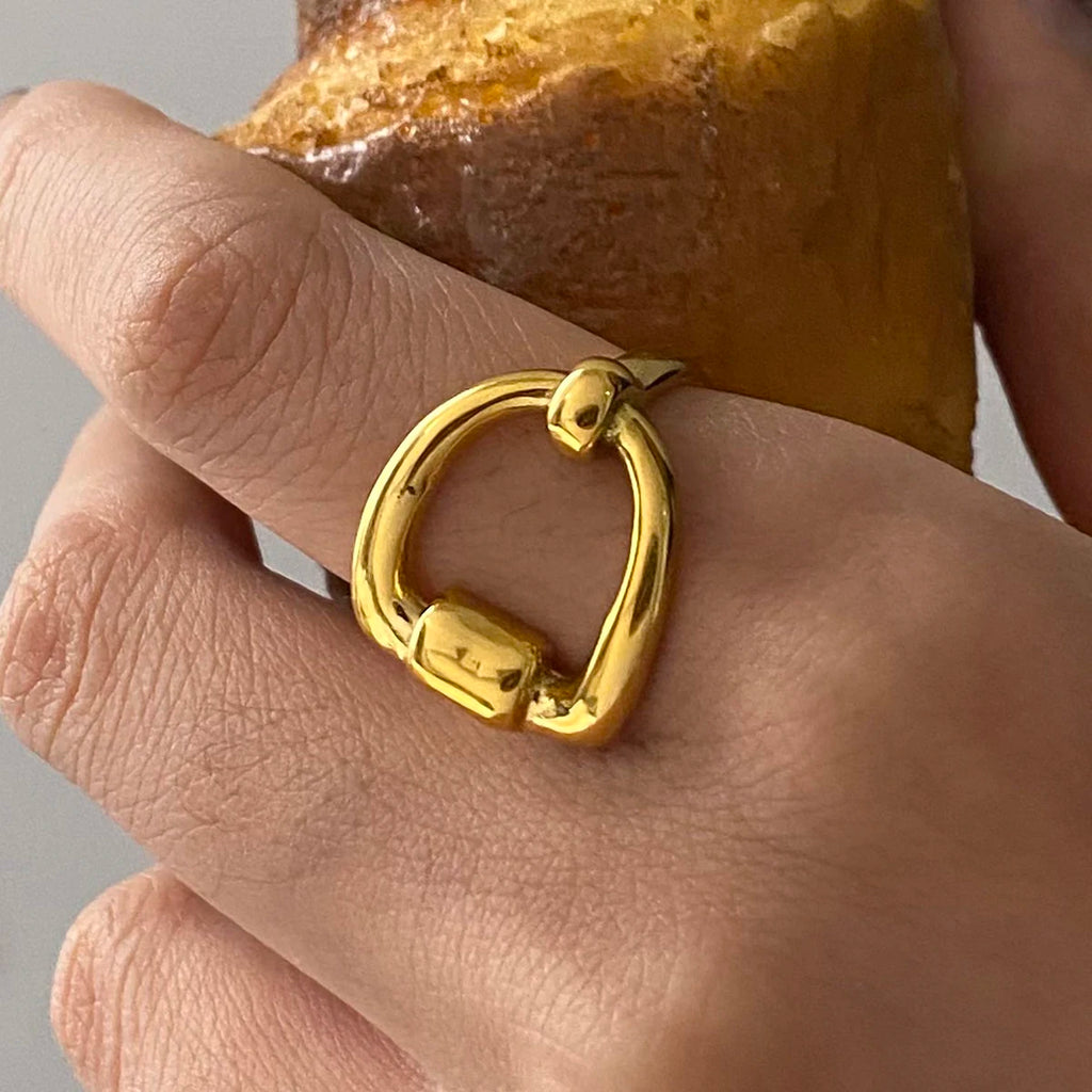 KIKA Minimalist Ring Classy Oval Knot Ring  Stainless steel 316L PVD Plated