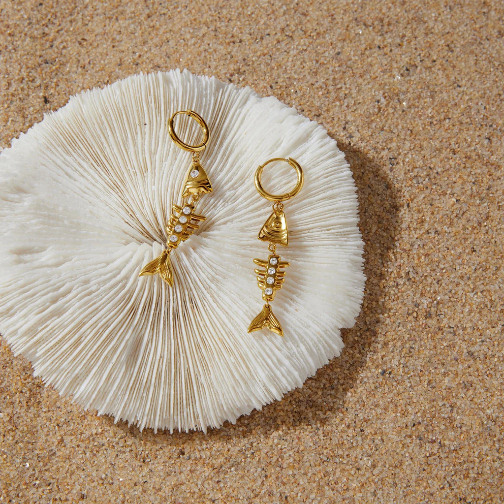 Kika Delicate White Zircon Fish Bone Pendant Earrings