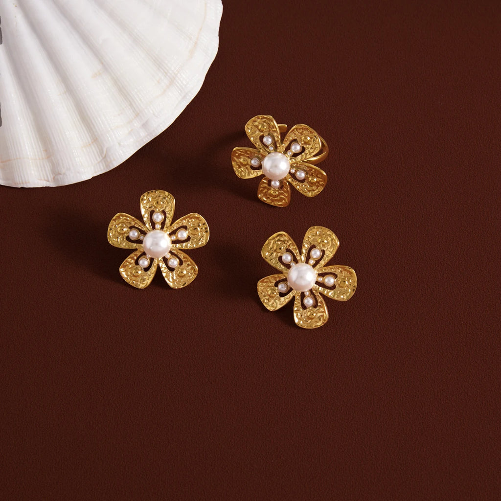 Kika Elegant Imitation Pearl Flower Earrings