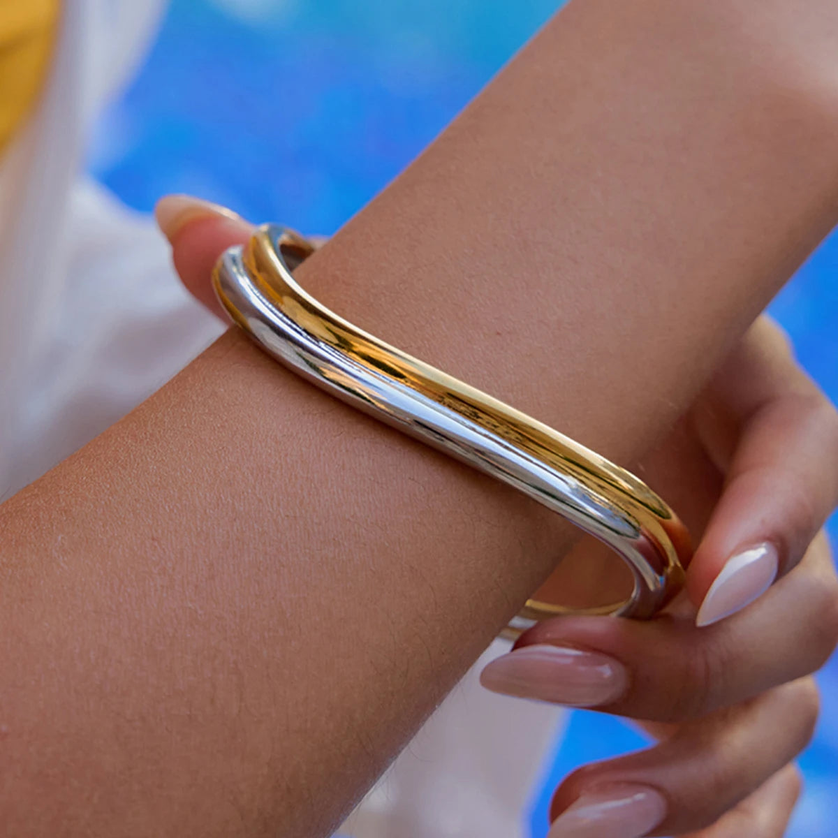 KIKA Minimalist 18K Gold Color Plated Stainless Steel Double Color Line Wave Bracelet Women's Jewelry Party Gift