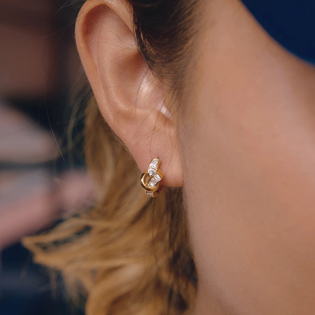 Kika Delicate Zircon Knotted Stud 18K Gold PVD Plated Stainless Steel