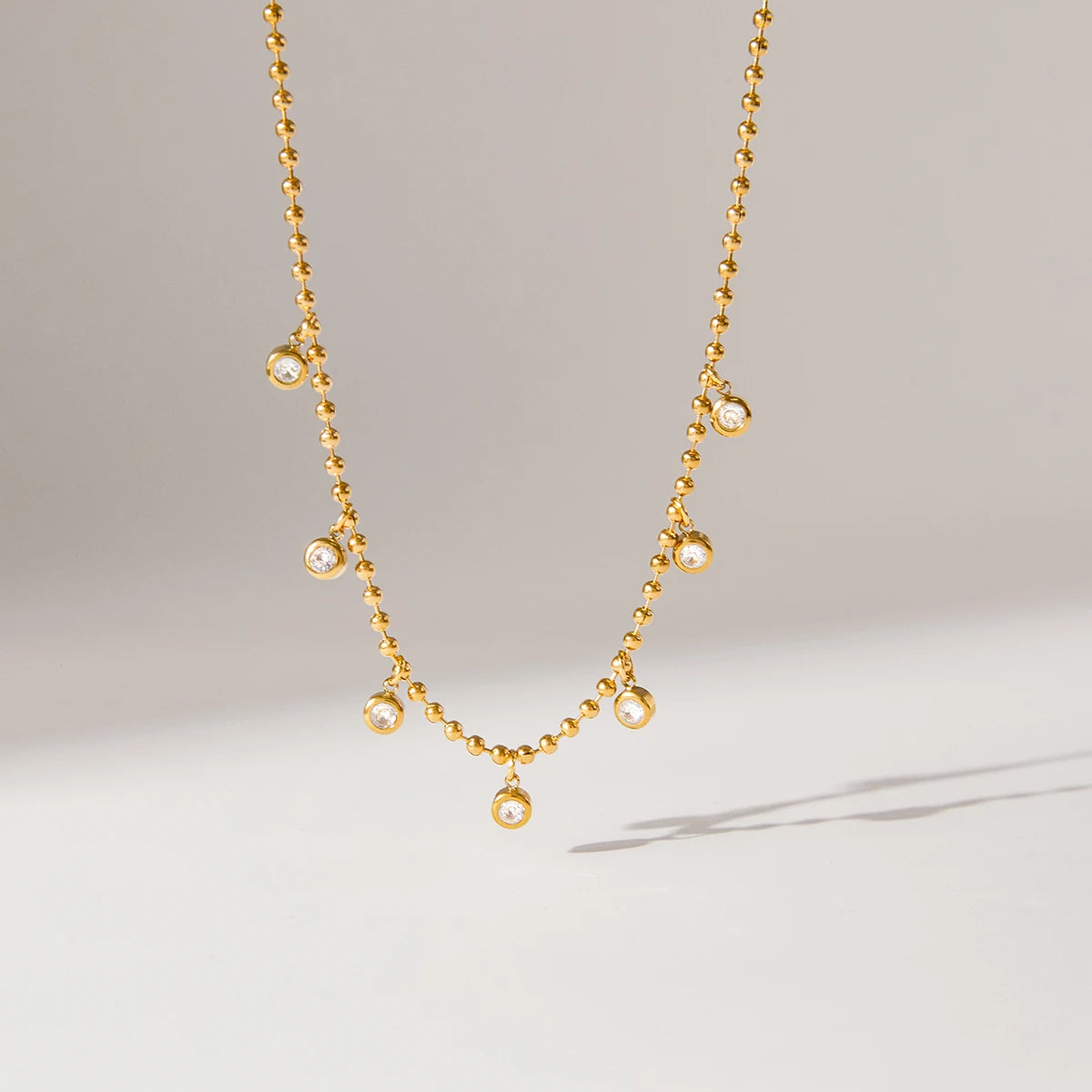 Kika Simple Classic Round White Zircon Pendant Necklace