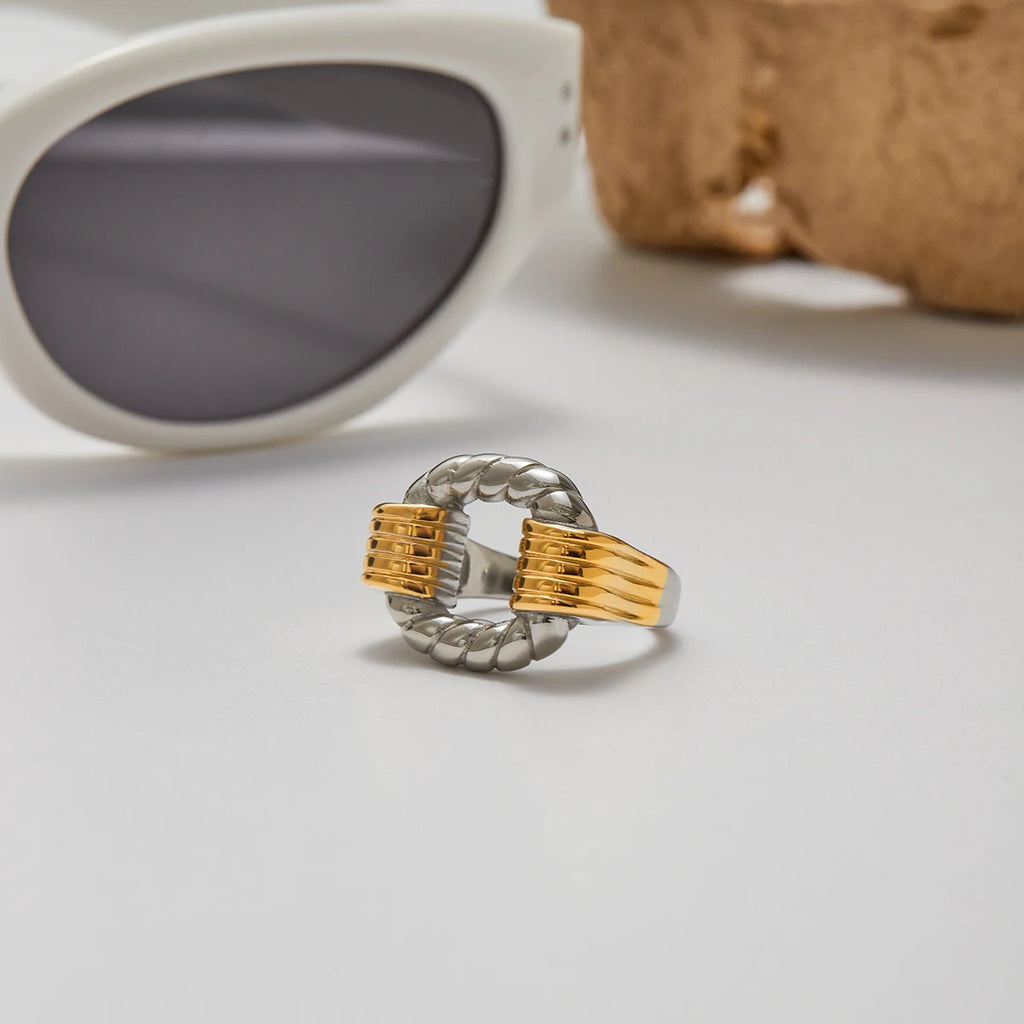 Kika Simple Classic Two tone Rib Fried Dough Twists Hollow out Ring