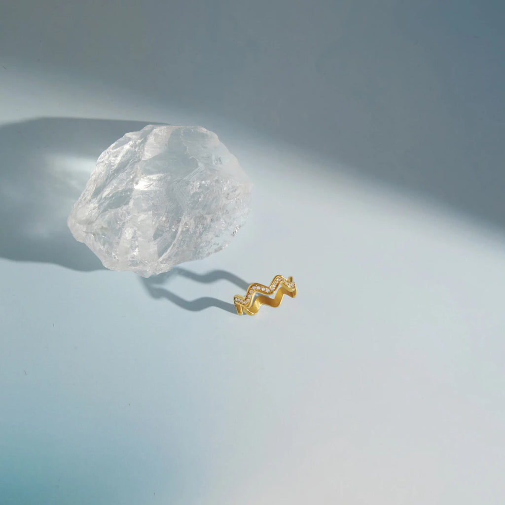 Kika Delicate Irregular Wave Design Ring