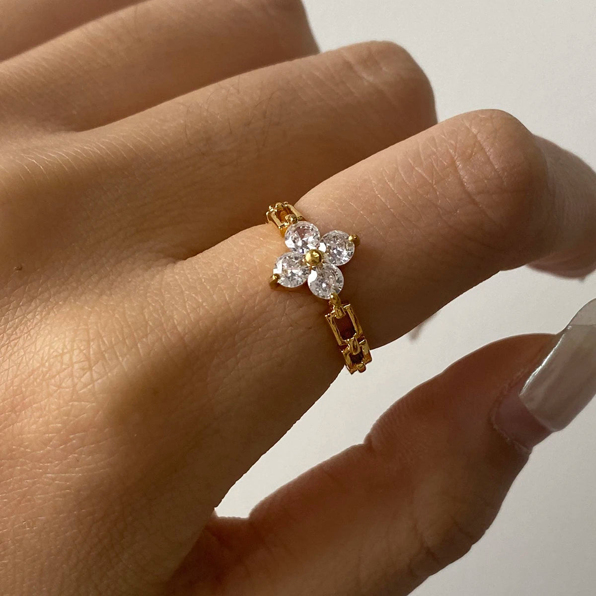 KIKA Fashion Trend PVD Plated Stainless Steel 316L Circular Hollow Ring Asymmetrical Pleated Stackable Ring Women's Jewe