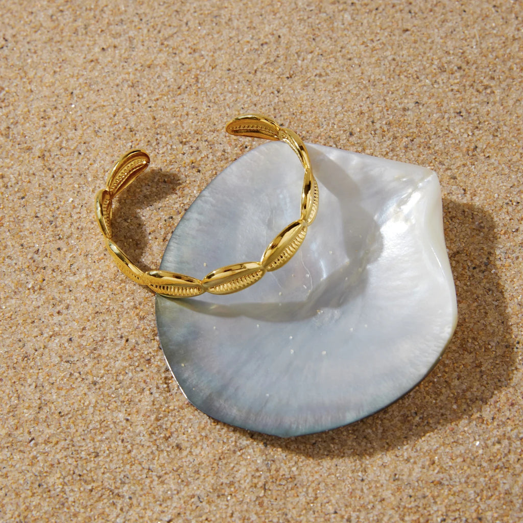 Kika Classic Artificial Tooth Shell Starfish Conch Bracelet