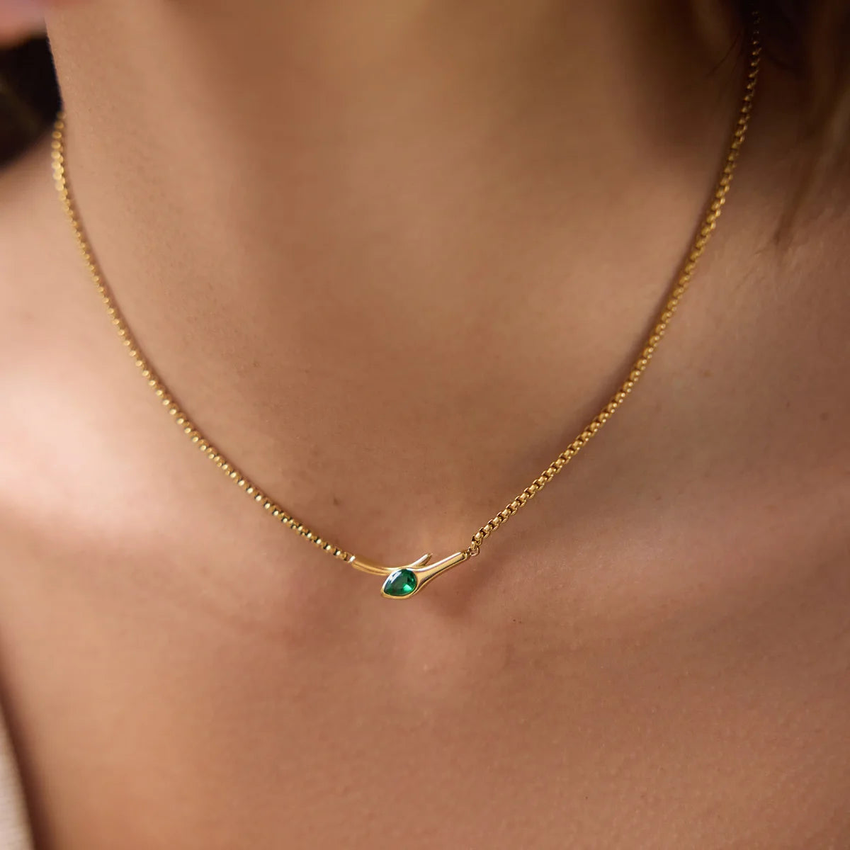 Kika Green Zircon Snake Shape Pendant Necklace