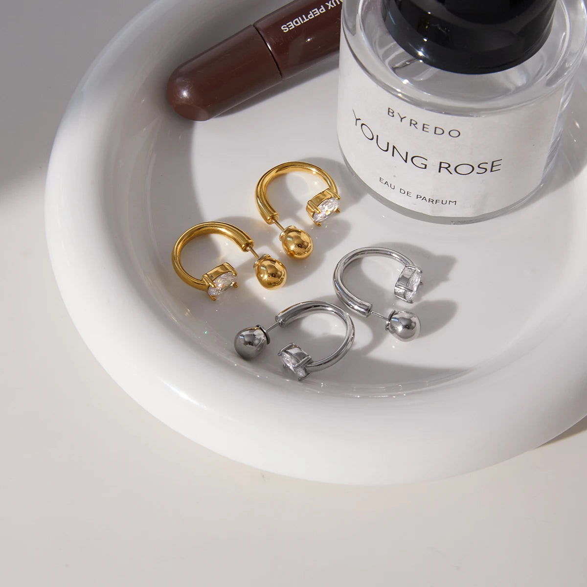 Kika White Oval Zircon C-Ring Earrings