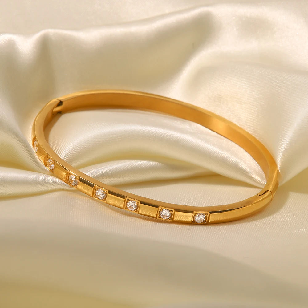 KIKA Luxury 18K Gold Plated White Round Zirconia Stainless Steel Bangles Band For Ladies Daily Wearing bijoux acier inoxidable
