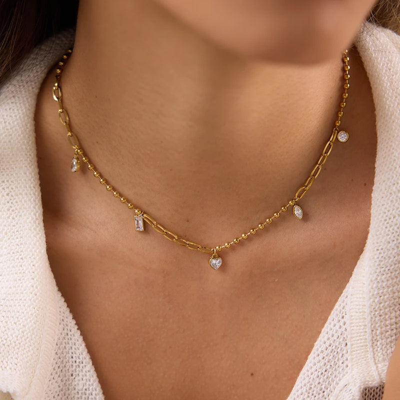 Kika Classic Geometric Zircon Pendant Necklace ñ