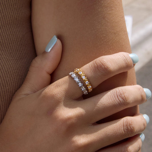Kika Delicate Round Zircon X-Crossed Ring 18K PVD Gold Plated Stainless Steel Rings