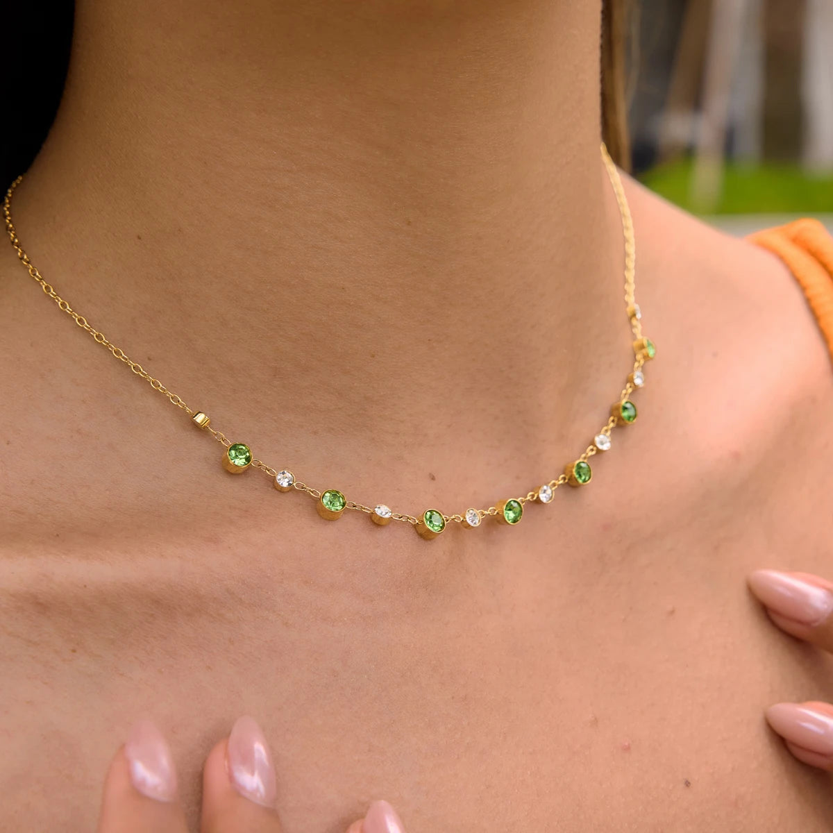 Kika Delicate Green And White Gradient Round Zircons O-Chain Necklace
