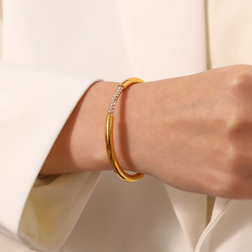 Kika Waterproof Metal Texture 18K Gold Color Stainless Steel Cuff Open Bracelet Bangle