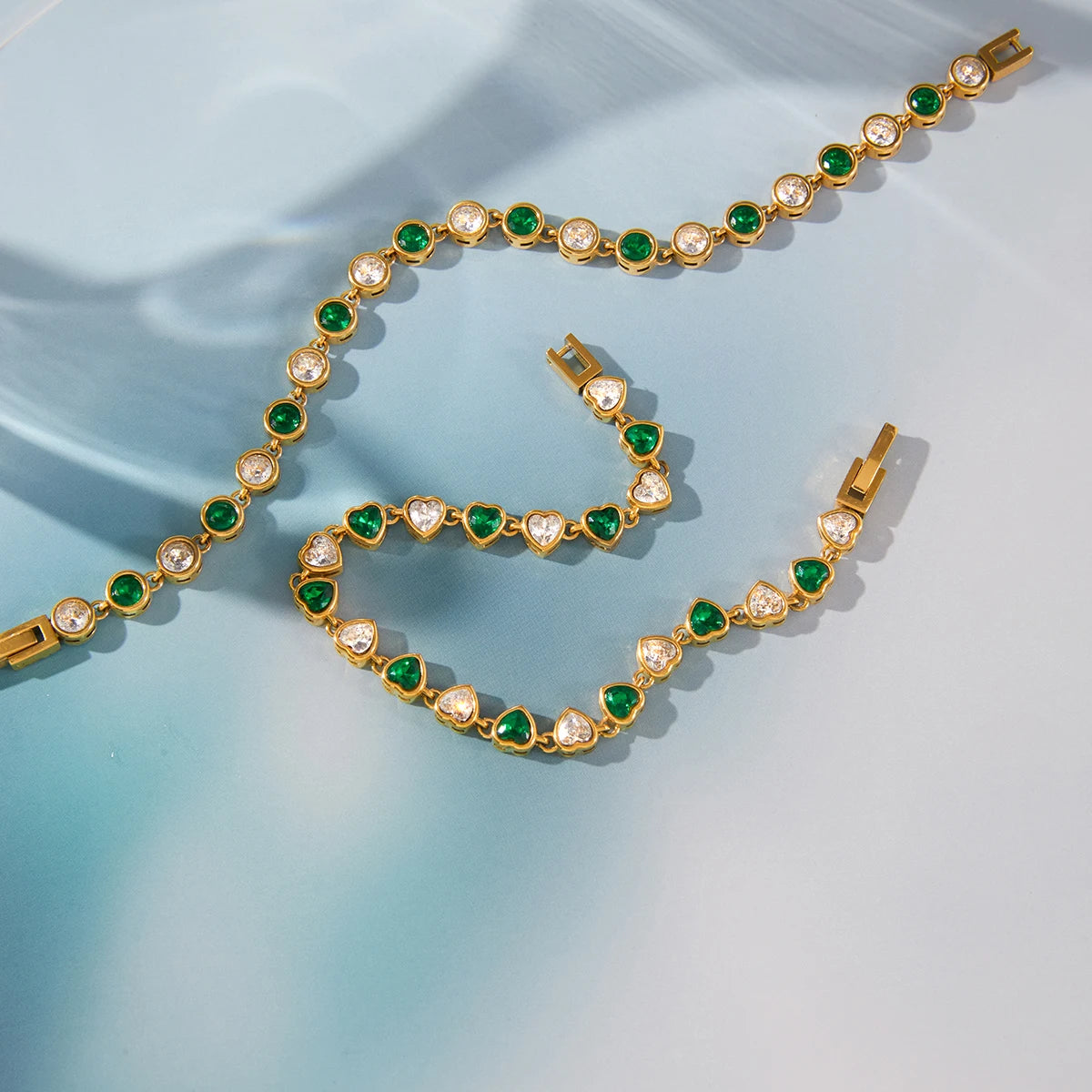 Exquisite Geometric Circular And Heart-Shaped