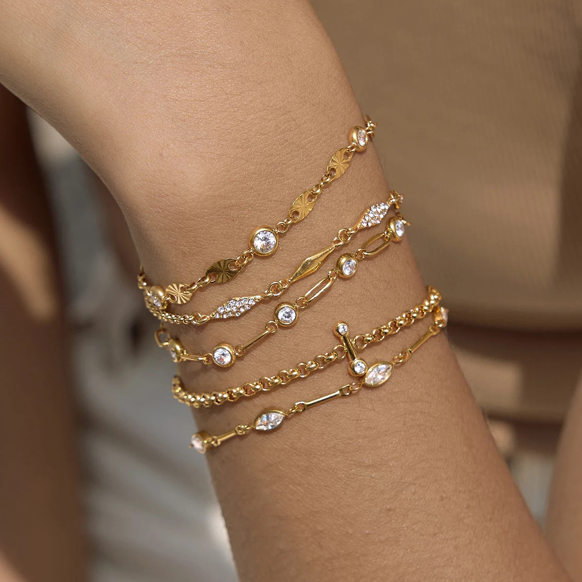 Kika Delicate White Geometric Zircon Stick Paperclip Chain Bracelet