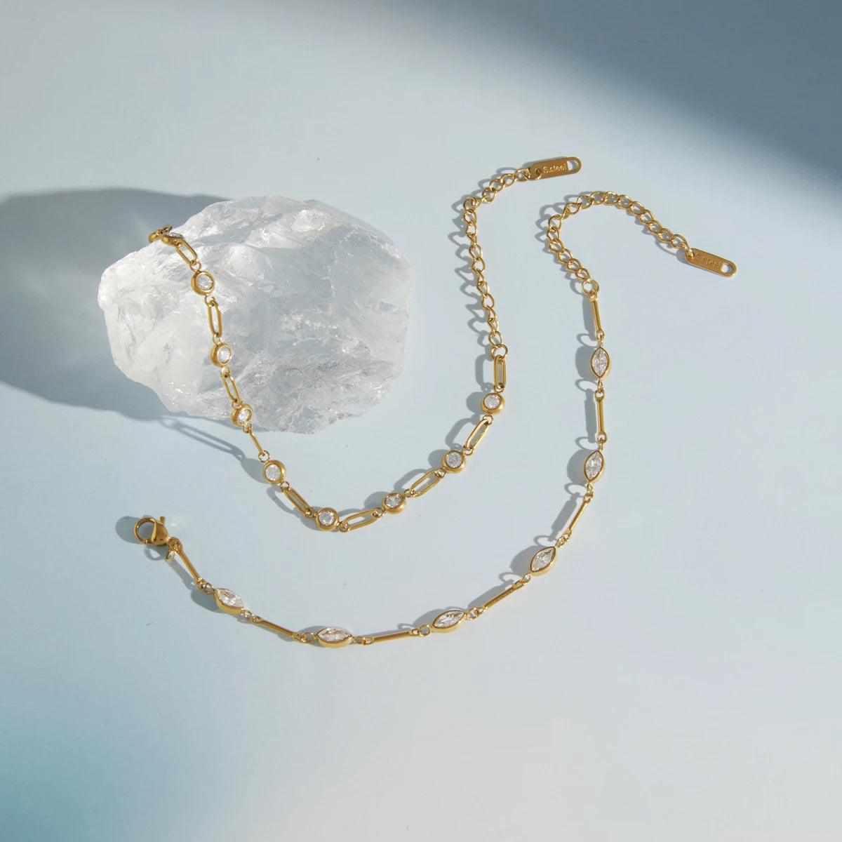 Kika Delicate White Round Water Droplets Zircons Paperclip Chain Bracelets