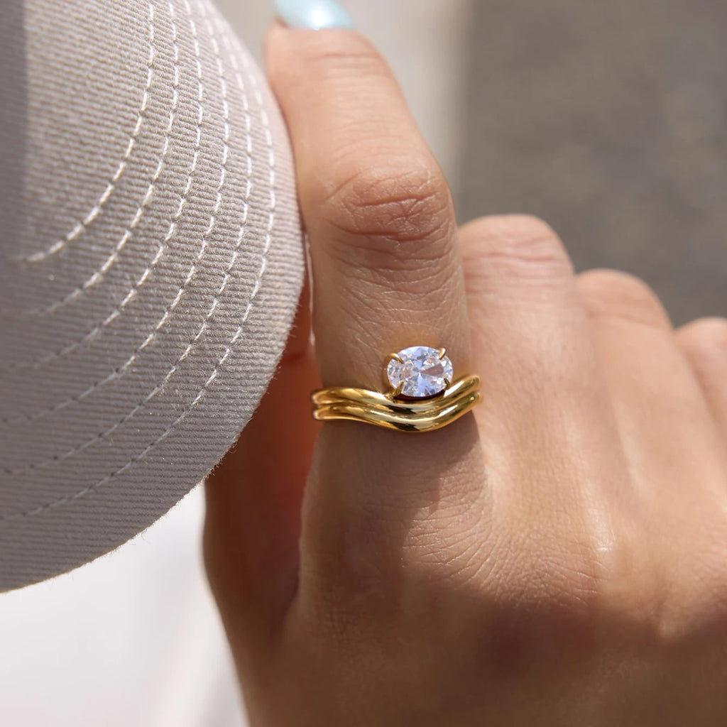 Kika Delicate Double Layered Wave Ring