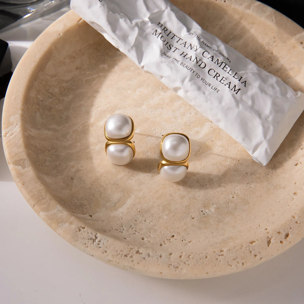 KIKA Elegant Classic 18K Gold Color PVD Plated Inlay Acrylic Pearl C-Shape Earring Hypoallergenic Stainless Steel 316L