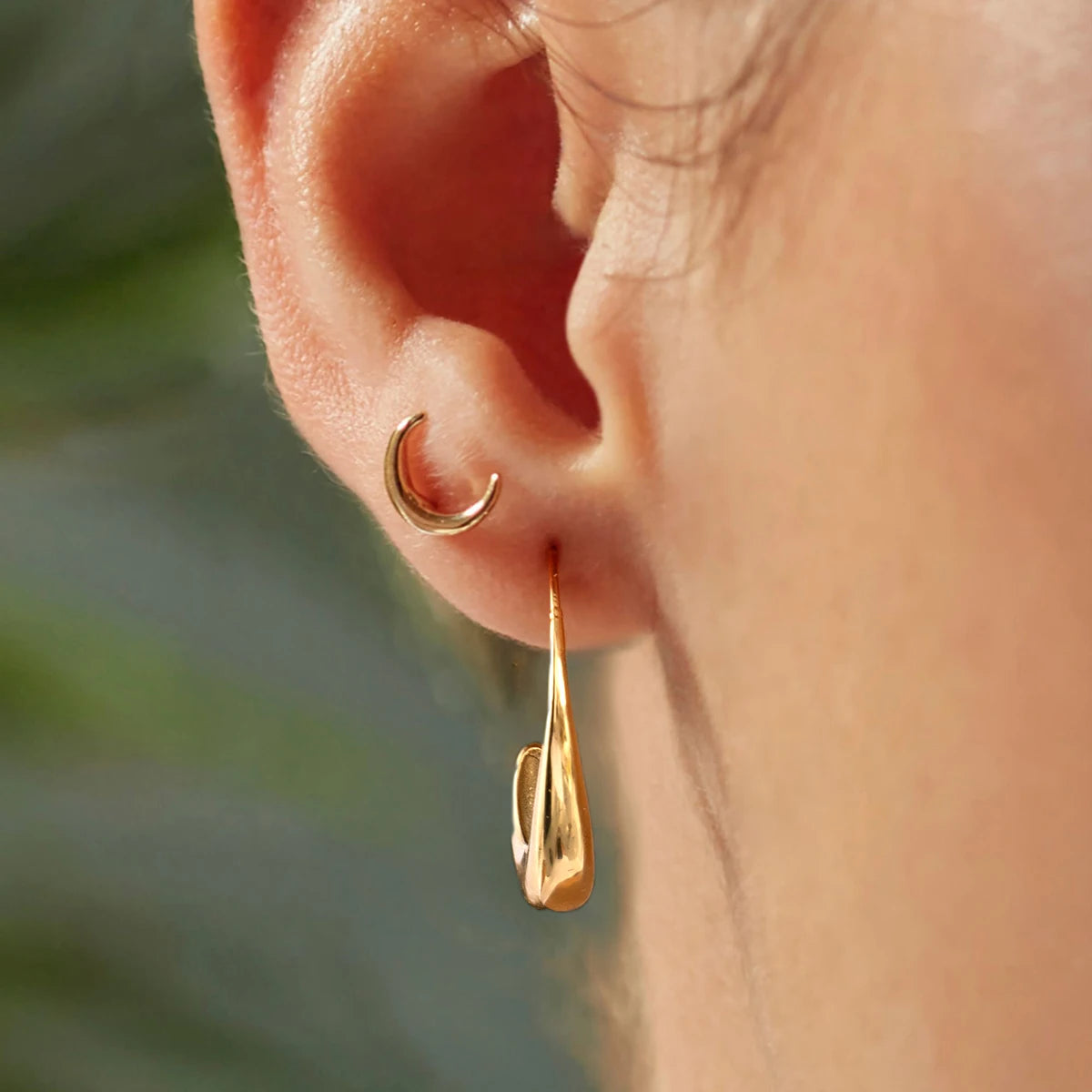 KIKA Minimalist Classic 18K Gold Color PVD  Plated Stainless Steel 316L C-Shaped Earrings Hypoallergenic Waterproof