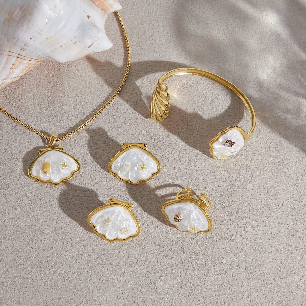 Kika Summer Beach Shell Starfish Pendant Necklace