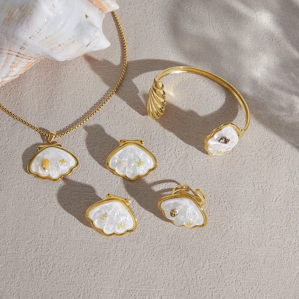 Kika Summer Beach Shell Starfish Pendant Necklace