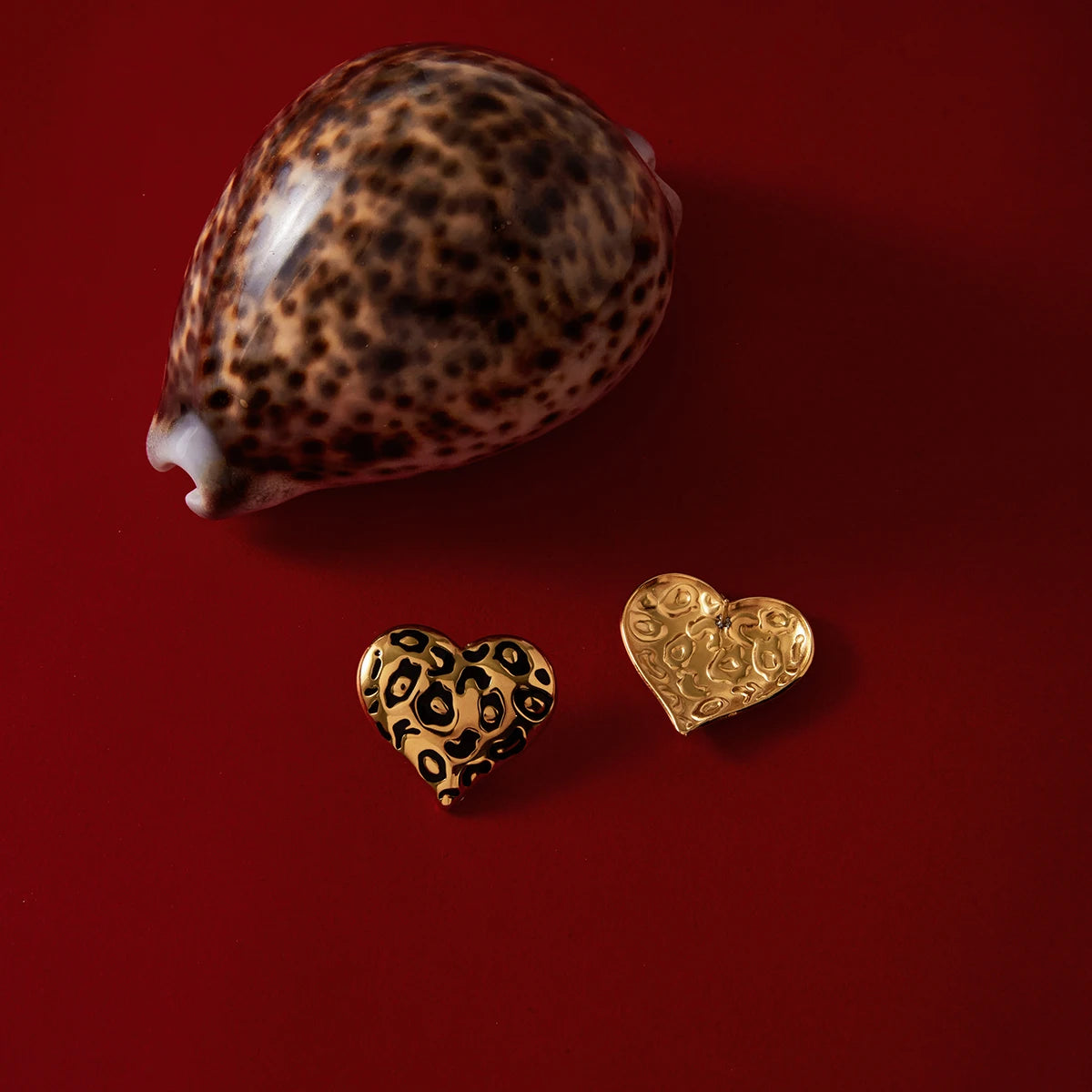Kika Vintage Black Oil Drop Leopard Heart Ear Studs