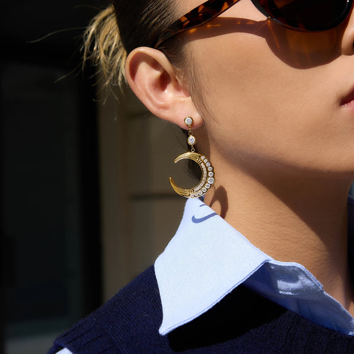 White Round Zircon Moon Shape Pendant Earrings