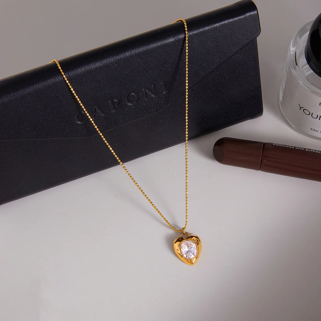 Classic Shaped Zircon Heart-Shaped Pendant Necklace