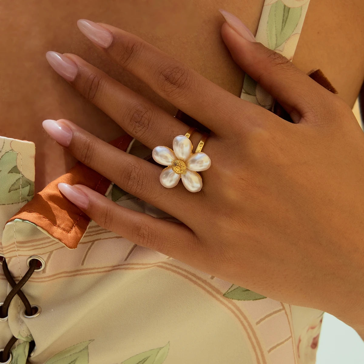 Kika Fashion 18K Gold Color Plated Stainless Steel Five Petal Flower Pearl Ring